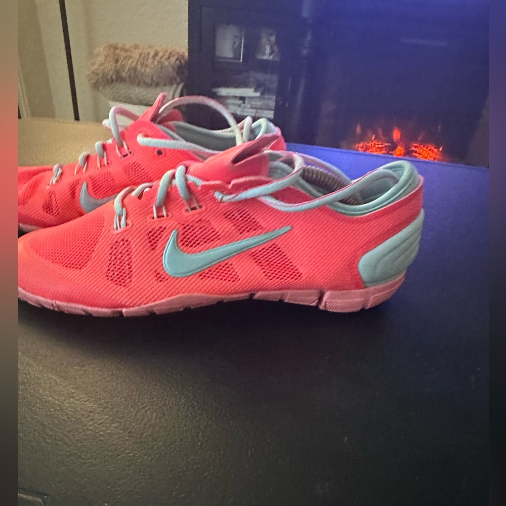 Nike Women’s Coral Mesh Athletic Sneakers with Mint Accents